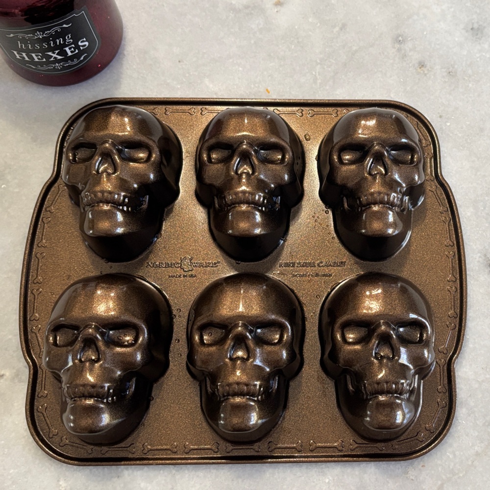 Nordic Ware Metallic Skull Cakelet Pan